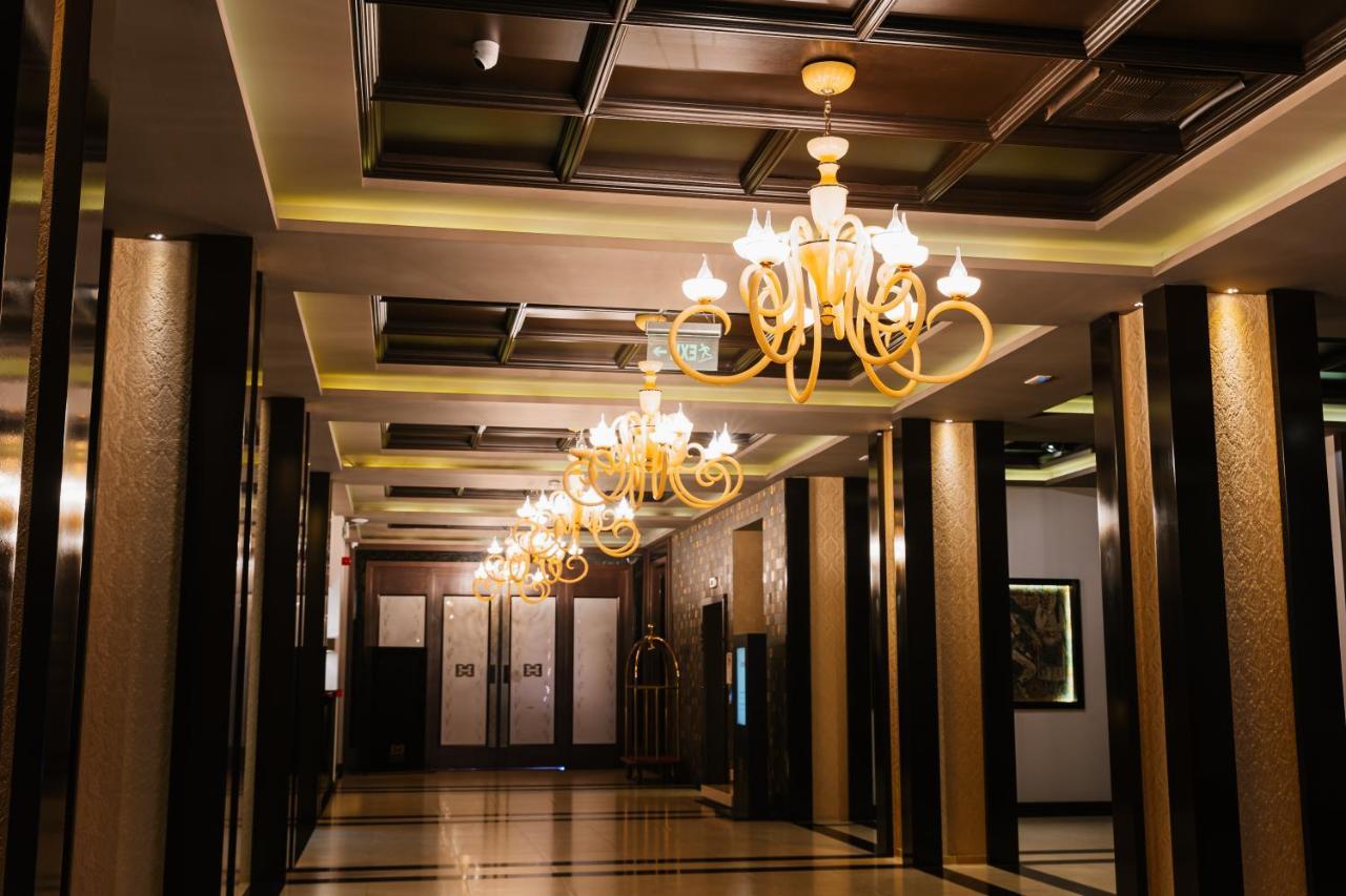 Hotel Dukagjini Peja Exteriör bild