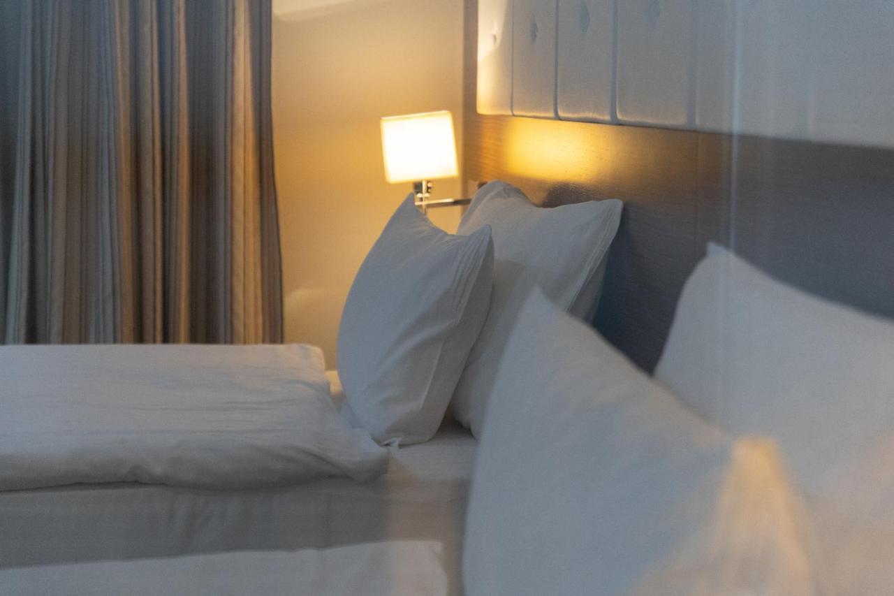 Hotel Dukagjini Peja Exteriör bild