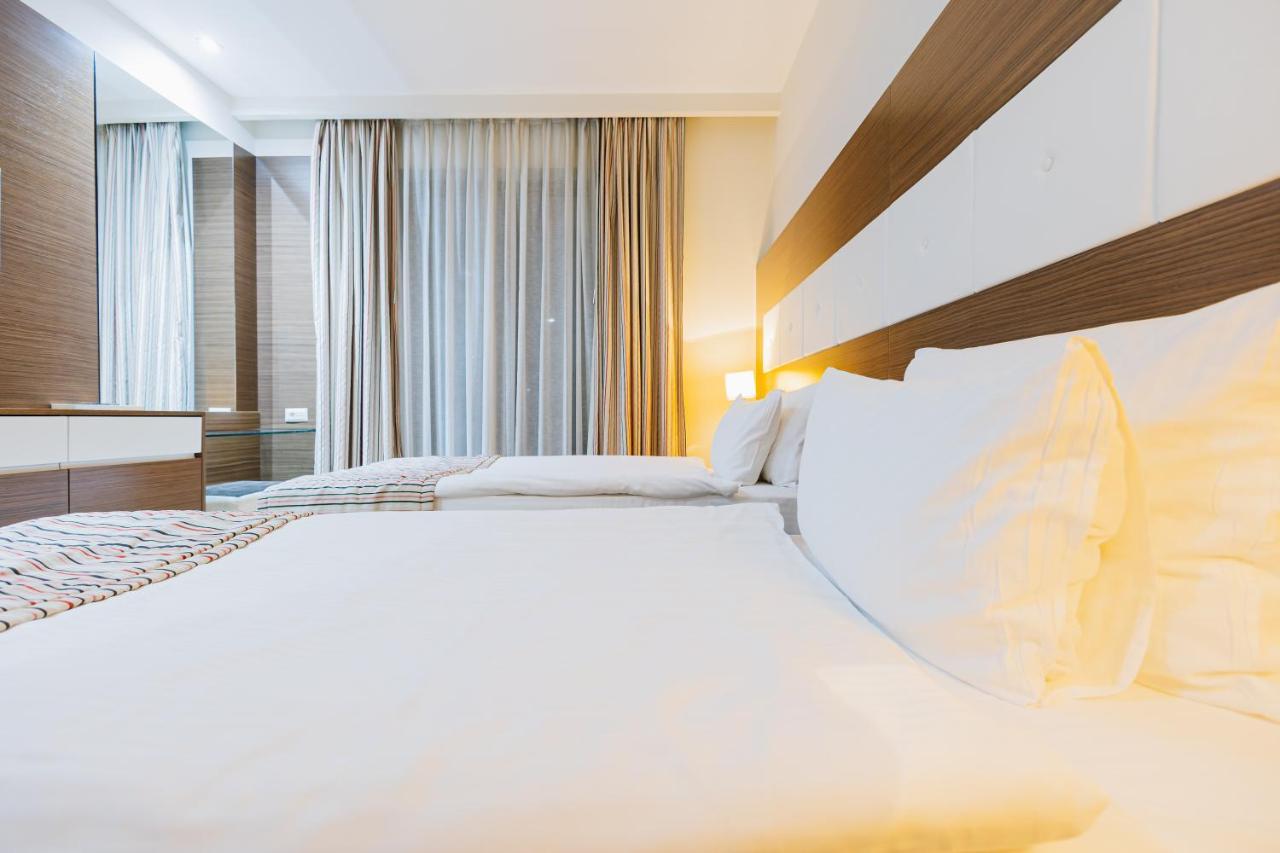 Hotel Dukagjini Peja Exteriör bild