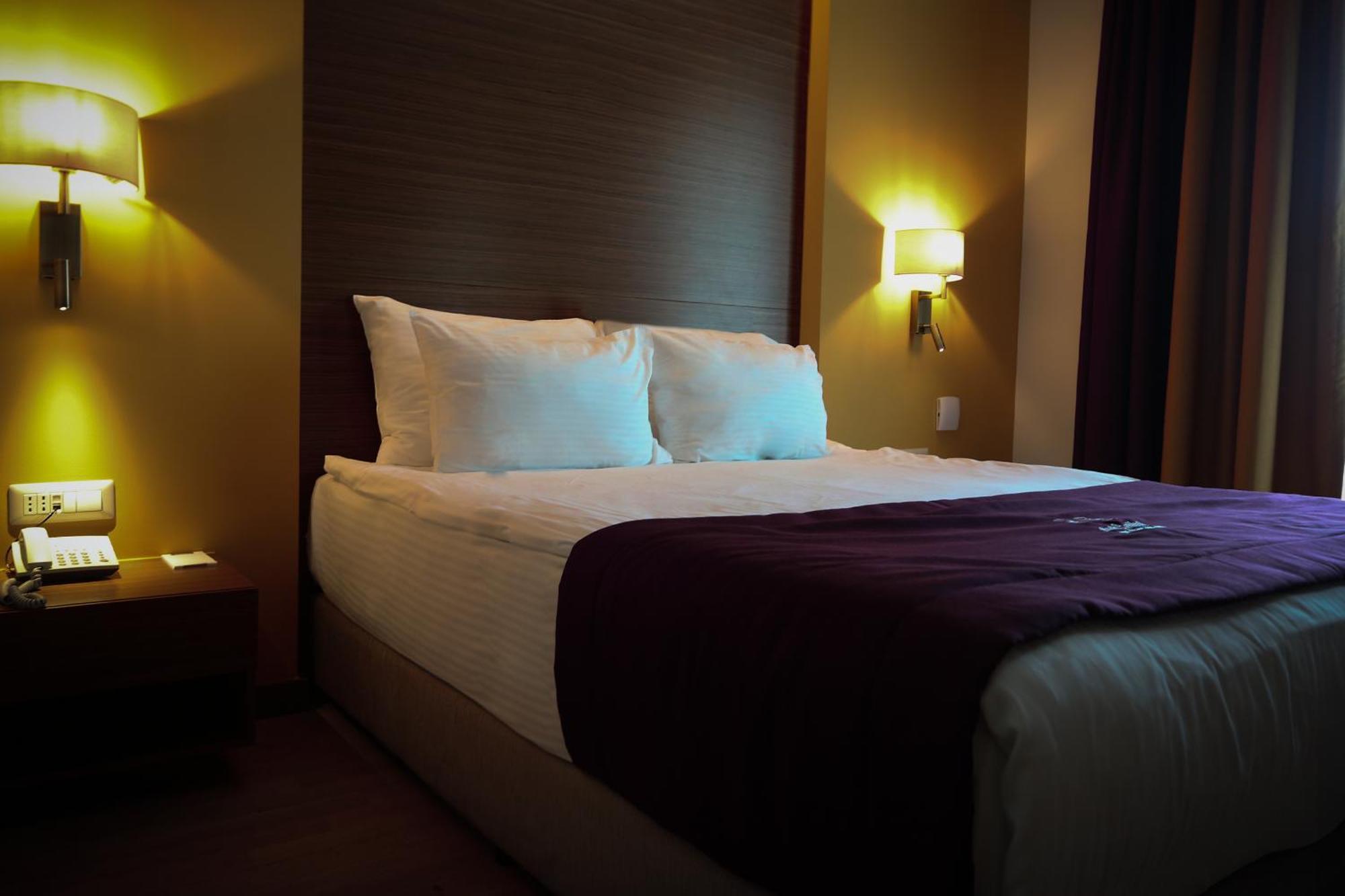Hotel Dukagjini Peja Exteriör bild